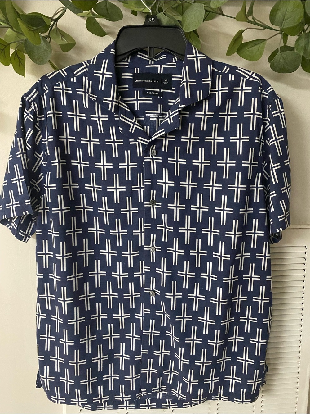 Abercrombie & Fitch Navy and White Cross-Pattern Short Sleeve Shirt